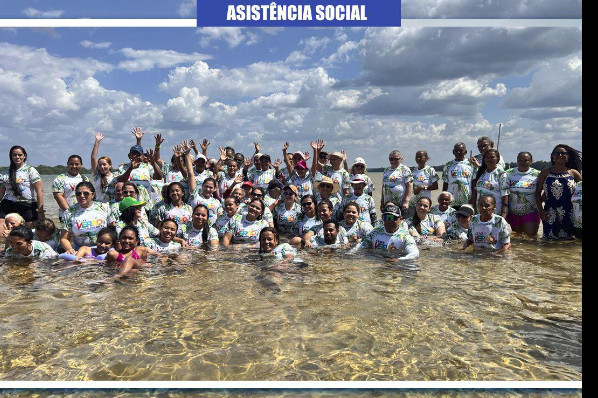 IDOSOS NA PRAIA DE SUMAÚMA